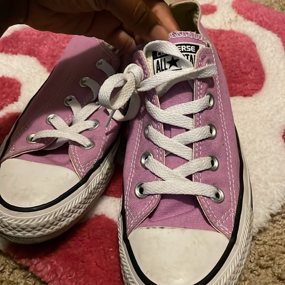 Lavender Converse Chucks Low - Picture 2 of 3